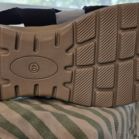 Sandals - Picture 5 of 6